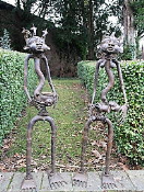 2001023 "Tikar" koppel in brons op mangrootte - Kameroen <b><i>”Tikar”</i> koppel met baby in brons op mangrootte afkomstig uit Kameroen</b><br><br>Deze sprekende beelden op mangrootte beelden een koppel uit waarbij de vrouw een baby toont en de man een pot voorhoudt om ondersteuning te vragen voor hun baby.<br><br>De beelden bevatten een hele reeks expressieve details en werden met de <b><i>“lost wax”</i> methode</b> vervaardigd. Hierdoor zijn ze uniek. De mal waarin ze gegoten worden, wordt stukgeslagen om de beelden eruit te halen. Deze figuren zijn licht geoxideerd en hebben een mooi verouderd patina. Ze dateren van ongeveer de helft van de 20e eeuw.<br><br><b>Maten in cm:</b><br>Man – H 150 - B 30 - D 30.<br>Vrouw – H 144 - B 37 - D 40.<br><br><b>Gewicht in kg:</b><br>Man – 21,8.<br>Vrouw – 22,7.<br><br><i>Aangeduide prijs per stuk</i>
 2001023-01.jpg