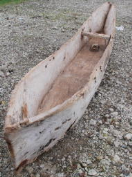 2100007 Natuurlijk verweerde "Dhow-kano" - Teak - Kenia - Hair scratch <b><i>“Dhow Kano”</i> uit Kenia.<br><br>Afmetingen in cm:<b/><br> L 400 - B 60 - H 40.<br><br>In Kenia gebruiken vissers kano-achtige zeilbootjes om voor de kust te vissen. Er zijn vele kleine varianten.<br><br>De kano werd uit volle Afrikaanse Teak gehouwen en is door zee, weer en wind natuurlijk gepatenteerd. Hierdoor heeft hij een aparte uitstraling.<br><br>Deze kano met platte bodem leent zich uitstekend als basismateriaal voor een exotische design ornament, zowel voor binnen als voor buiten.<br><br>De kano werd rechtstreeks van een Keniaanse visser gekocht zodat hij een nieuwe boot kon laten maken en terug op zee kon gaan vissen om zo zijn gezin te onderhouden.  2100007-01.jpg