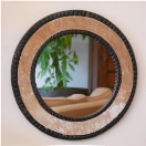 5000001 Ronde spiegel met lederen boord <b><i>"Ronde spiegel met lederen boord</i> uit Kenia. </b><br>Artisanale ronde spiegel, ingelijst in een frame van natuurlijk leder met geknoopte randen. <br><br><b>Diverse leder varianten:</b><br>- harig koeleder in lichtbruin met witte schakeringen, afgeboord met donkerbruine geknoopte lederen strengen<br>- harig koeleder in zwart met witte schakeringen, afgeboord met zwarte geknoopte lederen strengen<br>- Glad koeleder in wit, afgeboord met zwarte geknoopte lederen strengen<br>- harig koeleder in roodbruin met witte schakeringen, afgeboord met donkerbruine geknoopte lederen strengen<br>- Struisvogelleder in lichtbruin, afgeboord met donkerbruine geknoopte lederen strengen<br>- Struisvogelleder in lichtbruin, afgeboord met lichtbruine geknoopte lederen strengen<br>- Struisvogelleder in zwart, afgeboord met zwarte geknoopte lederen strengen<br><br><b>Diameter in cm:</b><br>- Large: 47<br>- Small: 30<br><br>Door handmatige productie kunnen maten licht afwijken. 5000001-01.jpg